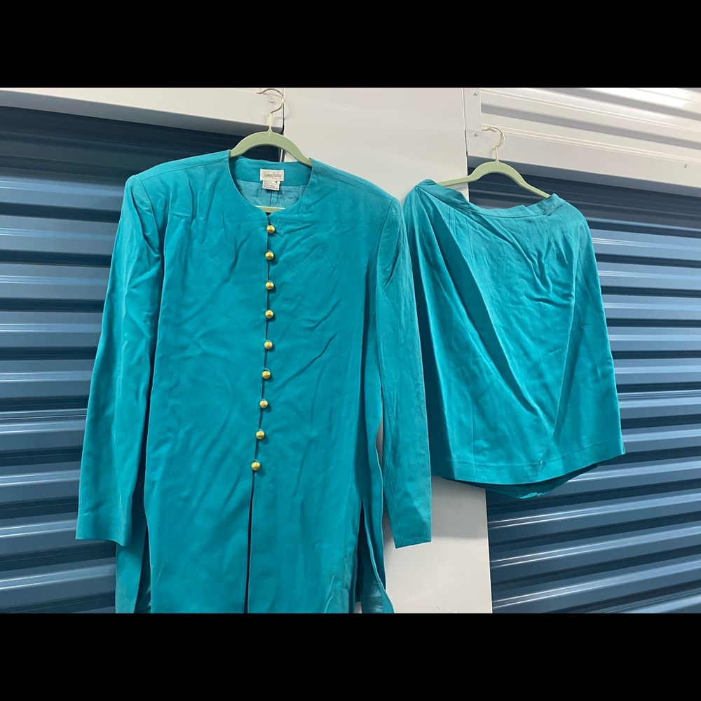 Neiman Marcus Vintage 100% Silk jacket and skirt